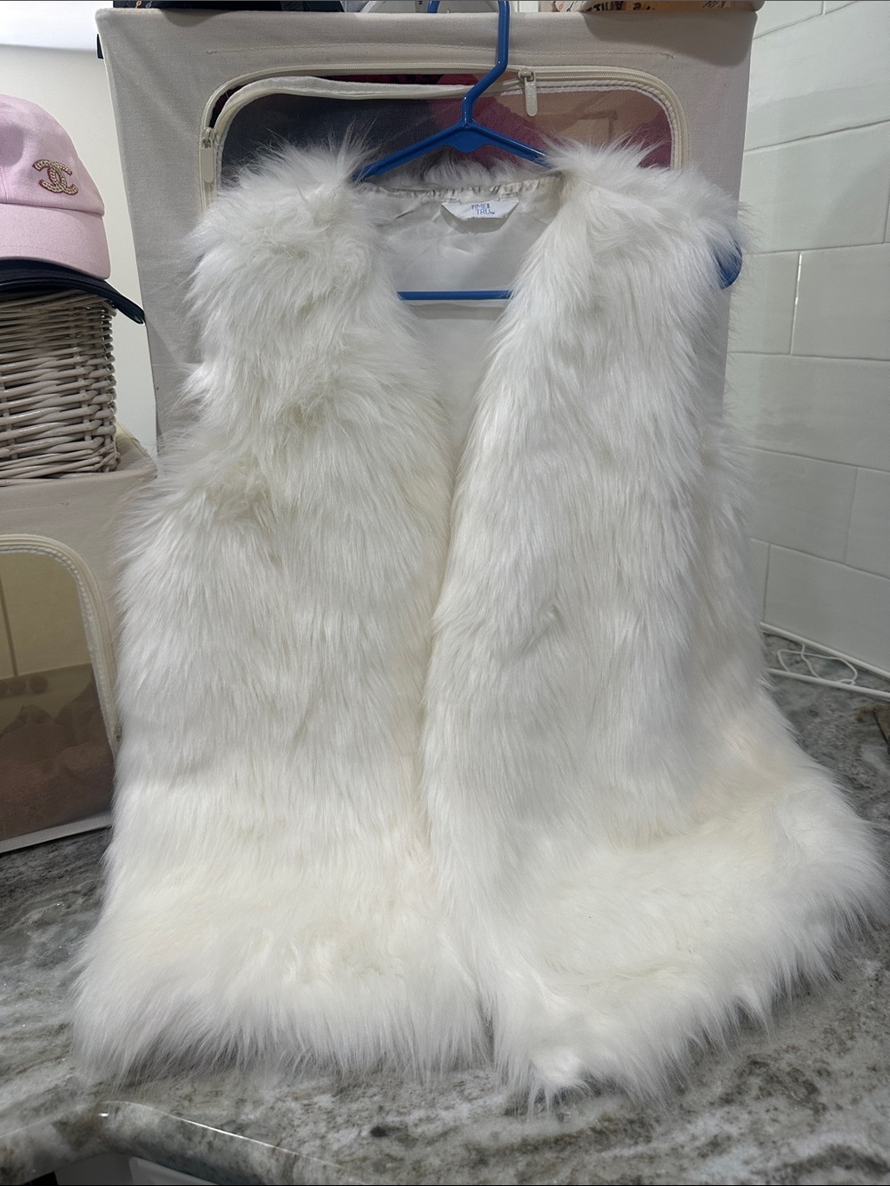 White Faux Fur Women’s Vest - Soft Plush Layer size Large